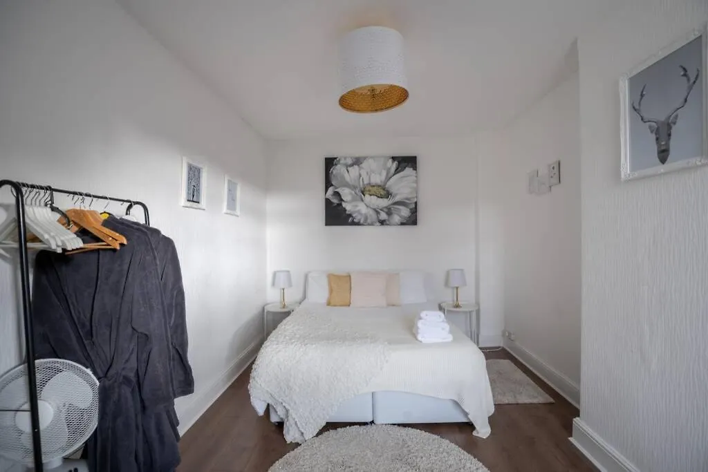 Phenix Central - Huge 3 Bed, Super Equipped Apartment. Cardiff 0*,  Wielka Brytania