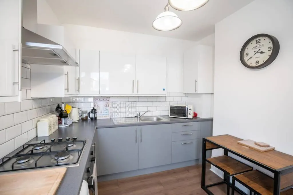 Phenix Central - Huge 3 Bed, Super Equipped Apartment. Cardiff Apartament